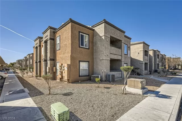 MLS: 2565453 Condo For Sale