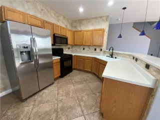 Photo #5: 2565458 Listing 