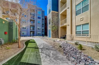 Photo #2: 2565483 Listing