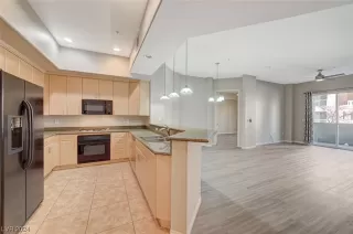 Photo #5: 2565483 Listing