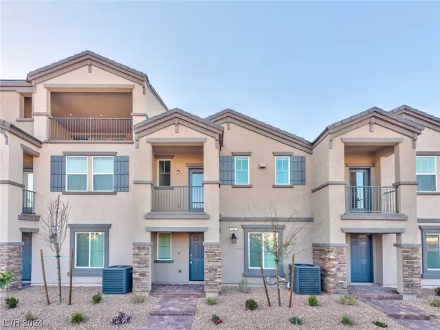 MLS: 2565522 Condo For Sale