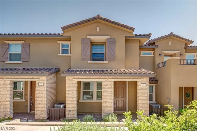 MLS: 2565546 Condo For Sale