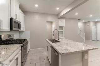 Photo #5: 2565546 Listing 