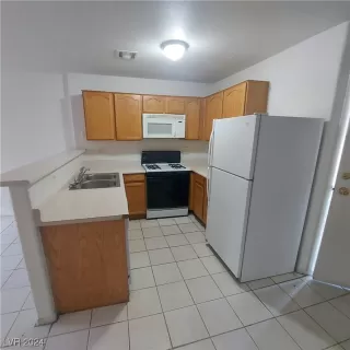 Photo #1: 2565561 Listing 