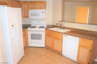 Photo #5: 2565572 Listing