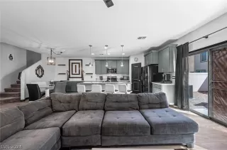 Photo #5: 2565587 Listing 