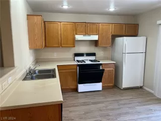 Photo #6: 2565616 Listing