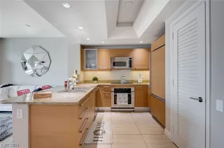 Photo #3: 2565689 Listing