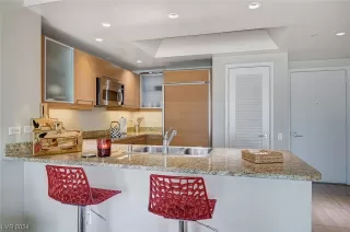 Photo #5: 2565689 Listing