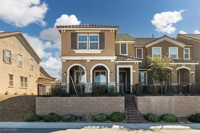 MLS: 2565704 Condo For Sale