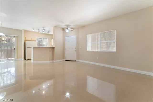 MLS: 2565722 Condo For Sale