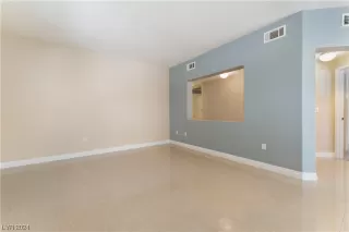 Photo #3: 2565722 Listing