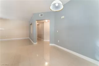 Photo #5: 2565722 Listing