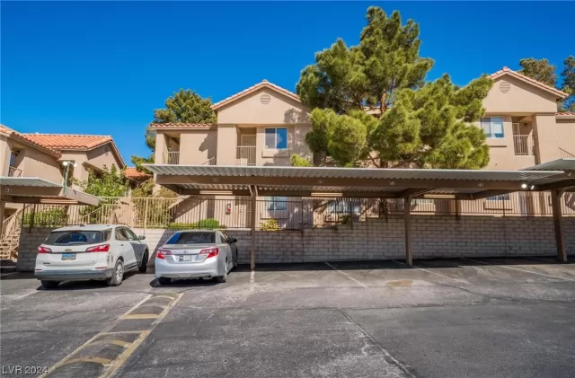 MLS: 2565736 Condo For Sale