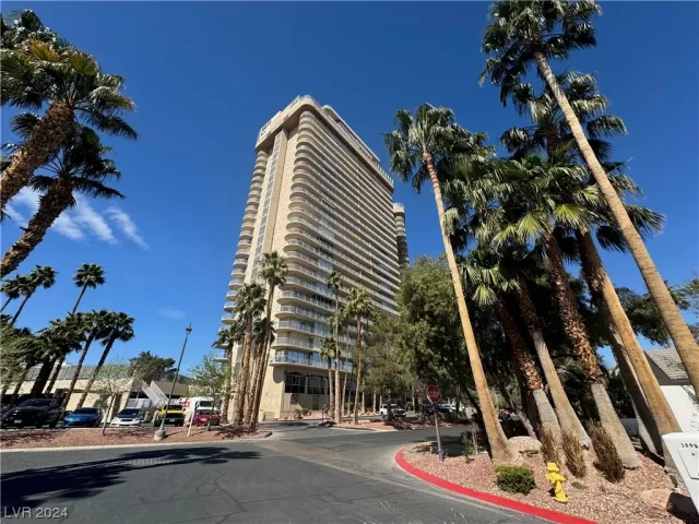 MLS: 2565742 Condo For Sale