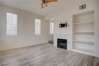 Photo #4: 2565743 Listing