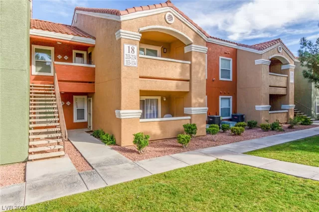 MLS: 2565751 Condo For Sale