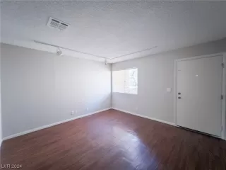 Photo #3: 2565774 Listing 