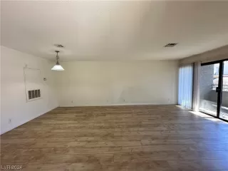 Photo #2: 2565779 Listing 