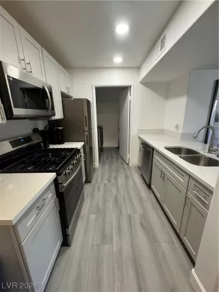 Photo #4: 2565784 Listing 