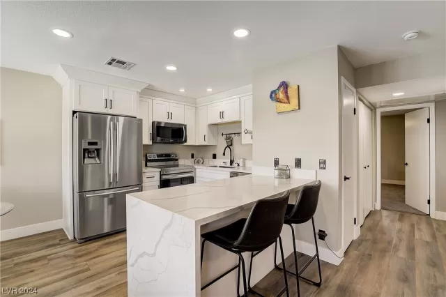 MLS: 2565791 Condo For Sale