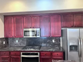 Photo #6: 2565793 Listing