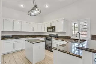 Photo #5: 2565805 Listing 