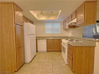 Photo #2: 2565811 Listing