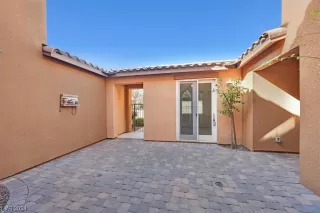 Photo #1: 2565813 Listing 