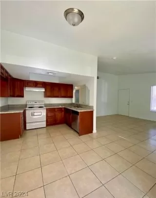 Photo #5: 2565823 Listing 