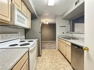 Photo #3: 2565867 Listing