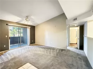 Photo #5: 2565867 Listing