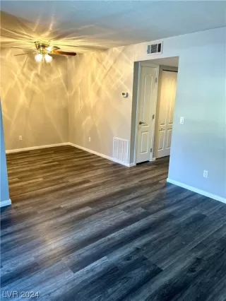 Photo #3: 2565897 Listing