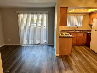 Photo #4: 2565897 Listing