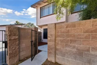 Photo #1: 2565935 Listing