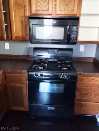 Photo #6: 2565939 Listing