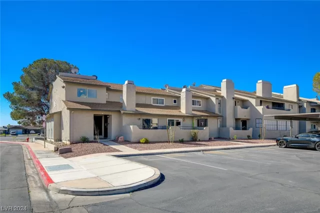 MLS: 2565946 Condo For Sale