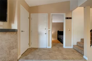 Photo #2: 2565946 Listing