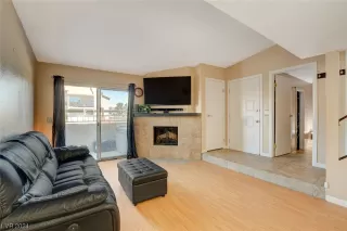 Photo #3: 2565946 Listing