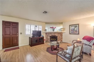 Photo #6: 2565950 Listing