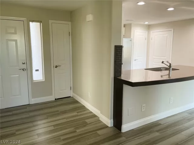 MLS: 2565998 Condo For Sale