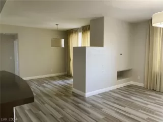 Photo #2: 2565998 Listing 