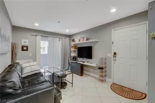 Photo #1: 2566054 Listing