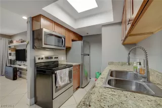 Photo #4: 2566054 Listing