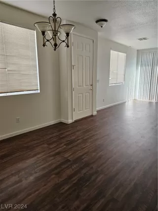 Photo #2: 2566072 Listing 