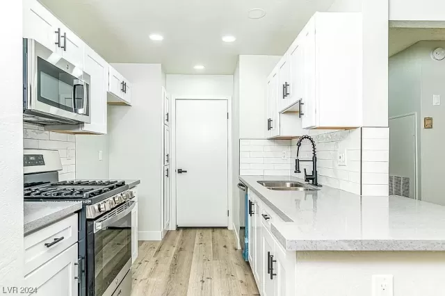 MLS: 2566086 Condo For Sale