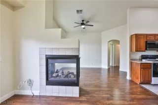 Photo #4: 2566091 Listing