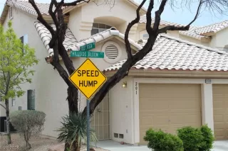 Photo #1: 2566092 Listing 