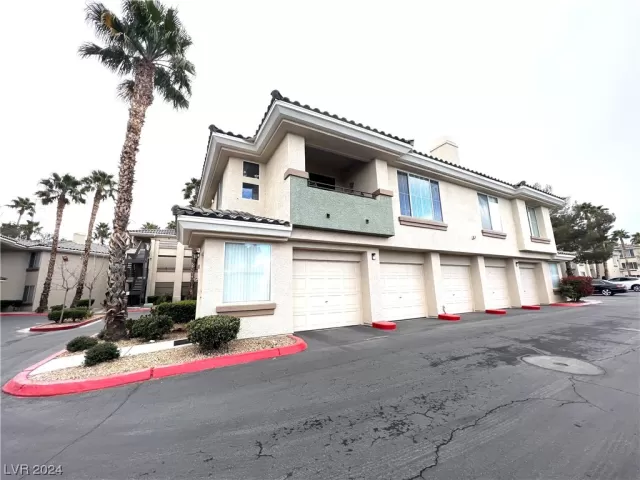 MLS: 2566094 Condo For Sale