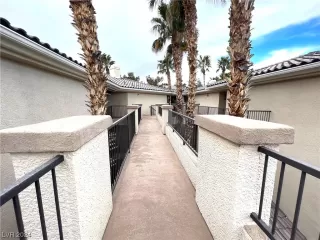 Photo #4: 2566094 Listing